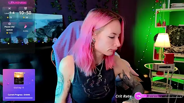 Snapshot of _HelenCarter chatting on 19, 10, 2025  HelenCarter online show from 19, 10, 2025