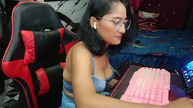 AdelinaMiran90 online show from 2, 11, 2025