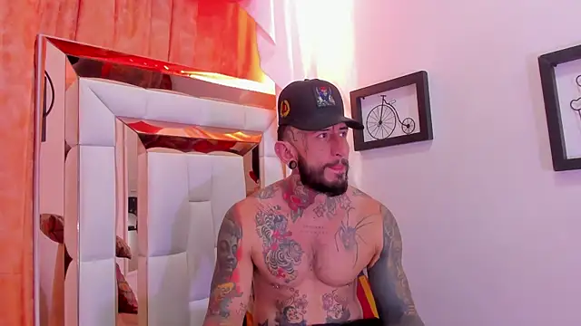 Snapshot of dilan_scootk_ chatting on 4, 4, 2026 dilan scootk online show from 4, 4, 2026