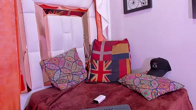 dilan scootk  online show from 3, 5, 2026