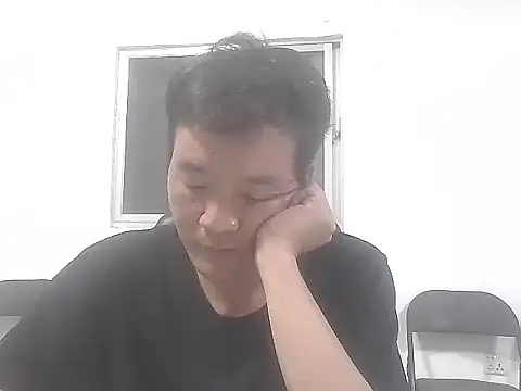 Snapshot of kisstoyousoon2024 chatting on 18, 11, 2025 kisstoyousoon2024 online show from 18, 11, 2025