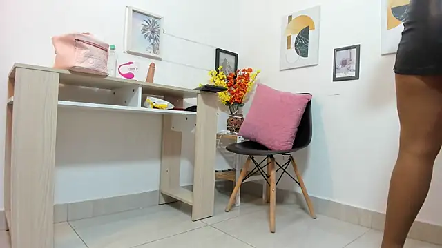 Snapshot of GenesisTT chatting on 7, 10, 2025 GenesisTT online show from 7, 10, 2025