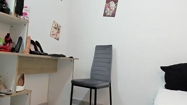 Snapshot of GenesisTT chatting on 7, 11, 2025 GenesisTT online show from 7, 11, 2025