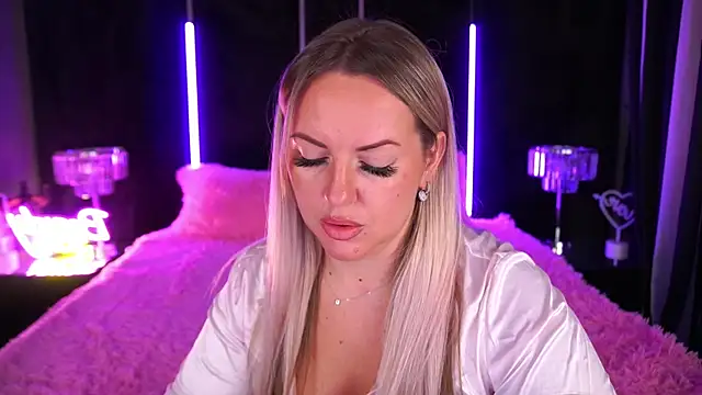 KiraCandyS online show from 13, 12, 2024