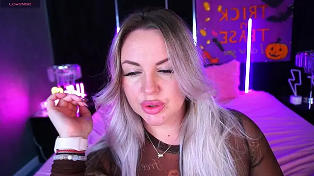 KiraCandyS online show from 3, 11, 2025