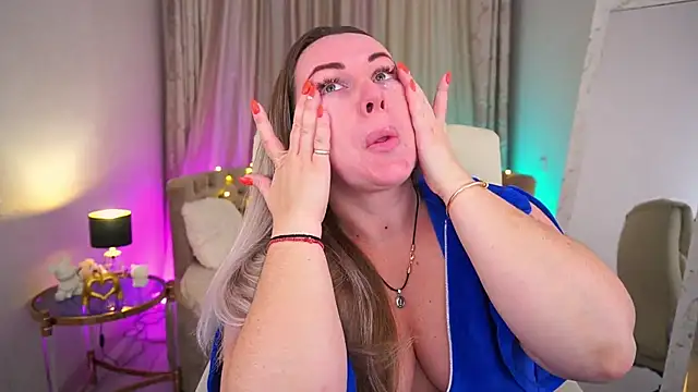 KiraCandyS online show from 11, 5, 2026