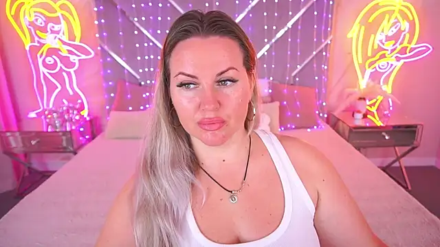 KiraCandyS online show from 18, 5, 2026