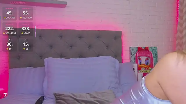 Snapshot of Born_to_Blow chatting on 18, 10, 2025 Born to Blow online show from 18, 10, 2025