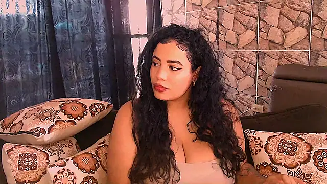 Snapshot of Emmacamille chatting on 27, 2, 2025 Emmacamille online show from 27, 2, 2025