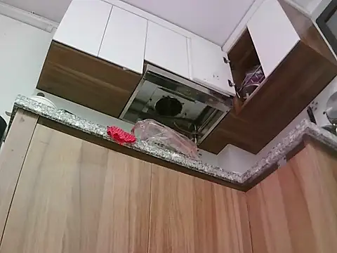 Snapshot of -SingleMom- chatting on 8, 10, 2025 -SingleMom- online show from 8, 10, 2025