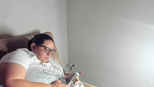 tetasgrandes karol online show from 4, 11, 2025