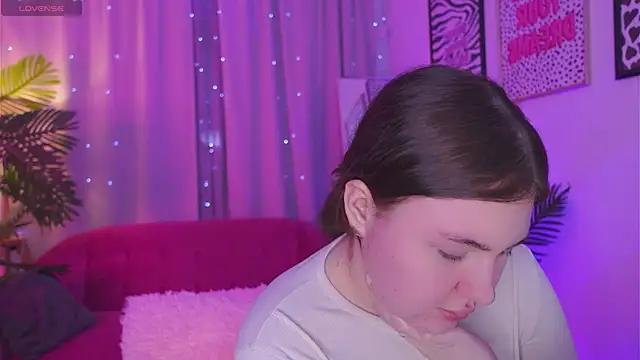 Snapshot of Mia__Peach chatting on 18, 3, 2025 Mia Peach online show from 18, 3, 2025