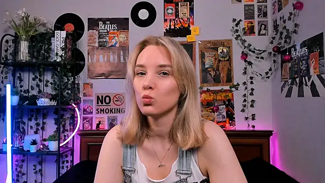 AliciaParkerf online show from 9, 3, 2025