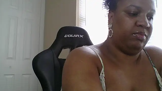 Snapshot of Badgirlbrittt chatting on 3, 10, 2025 Badgirlbrittt online show from 3, 10, 2025