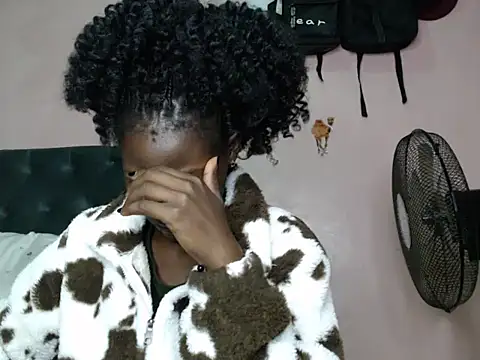 TrishaKalid online show from 30, 1, 2025