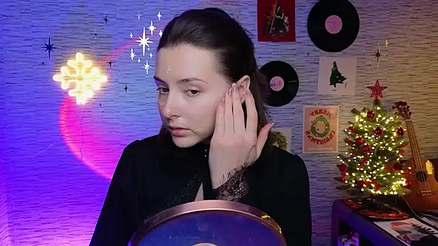GloriaElmer online show from 8, 1, 2025