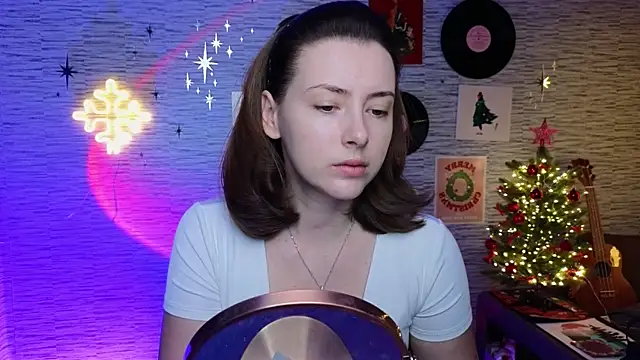 GloriaElmer online show from 16, 1, 2025