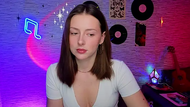 GloriaElmer online show from 4, 2, 2025
