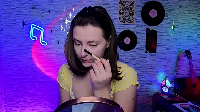 GloriaElmer online show from 7, 2, 2025