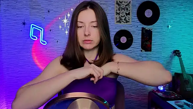 GloriaElmer online show from 12, 2, 2025