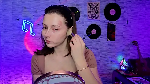 GloriaElmer online show from 18, 2, 2025