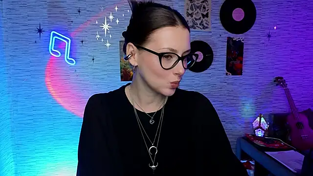 GloriaElmer online show from 20, 2, 2025