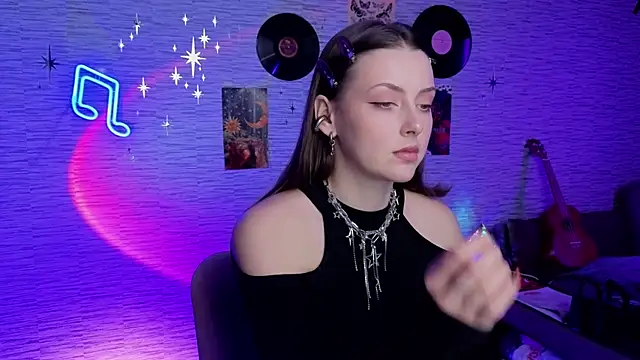 GloriaElmer online show from 21, 3, 2025