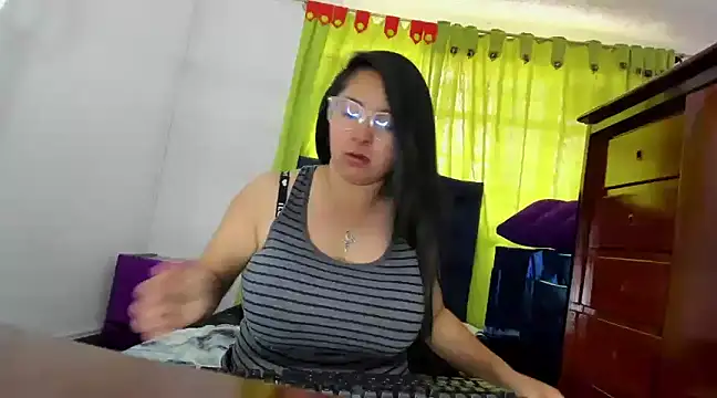 Snapshot of _Angelinaandrade_ chatting on 7, 1, 2025 Angelinaandrade online show from 7, 1, 2025