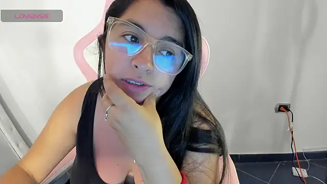 Snapshot of _Angelinaandrade_ chatting on 4, 3, 2025 Angelinaandrade online show from 4, 3, 2025