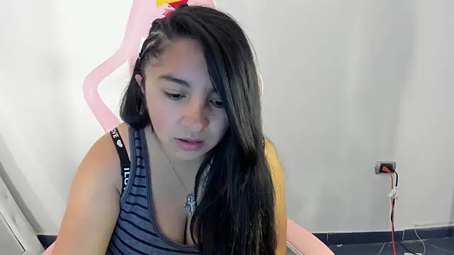 Snapshot of _Angelinaandrade_ chatting on 10, 3, 2025 Angelinaandrade online show from 10, 3, 2025