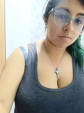 Snapshot of _Angelinaandrade_ chatting on 18, 9, 2025  Angelinaandrade  online show from 18, 9, 2025