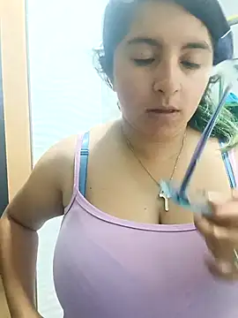 Snapshot of _Angelinaandrade_ chatting on 24, 10, 2025  Angelinaandrade  online show from 24, 10, 2025