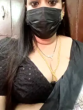 Snapshot of ashikaa_r chatting on 13, 12, 2024 ashikaa r online show from 13, 12, 2024