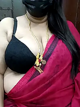 Snapshot of ashikaa_r chatting on 8, 2, 2025 ashikaa r online show from 8, 2, 2025