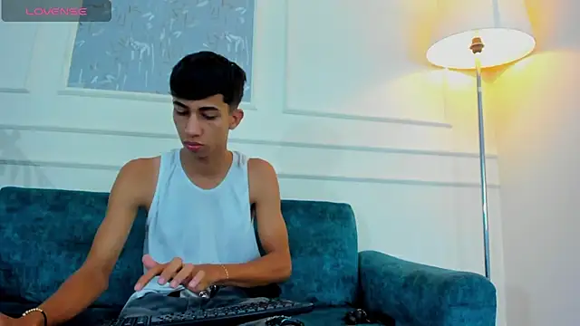 Snapshot of Lucian_Davi chatting on 24, 2, 2025 Lucian Davi online show from 24, 2, 2025