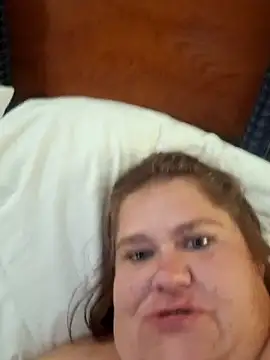 Snapshot of mcv131985 chatting on 3, 10, 2025 mcv131985 online show from 3, 10, 2025