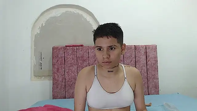 Snapshot of cami_hots chatting on 28, 2, 2025 cami hots online show from 28, 2, 2025