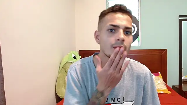 Snapshot of Jeffstyle18 chatting on 8, 10, 2025 Jeffstyle18 online show from 8, 10, 2025