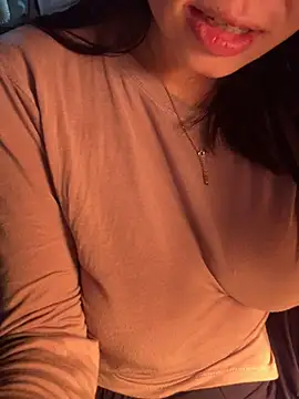 Laura8910 online show from 23, 1, 2025