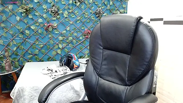 Snapshot of Waturox chatting on 24, 9, 2025 Waturox online show from 24, 9, 2025