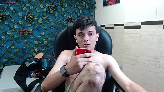Snapshot of Waturox chatting on 6, 10, 2025 Waturox online show from 6, 10, 2025
