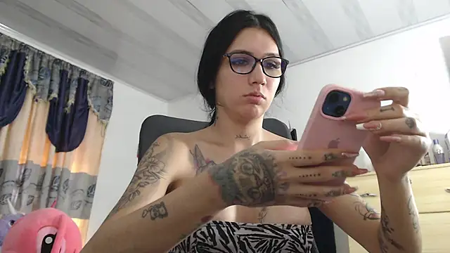 sweet cutetras22 online show from 5, 1, 2025
