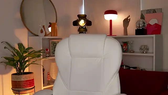 nahiapaws online show from 3, 10, 2025