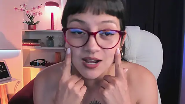 Snapshot of nahiapaws chatting on 18, 3, 2026 nahiapaws online show from 18, 3, 2026