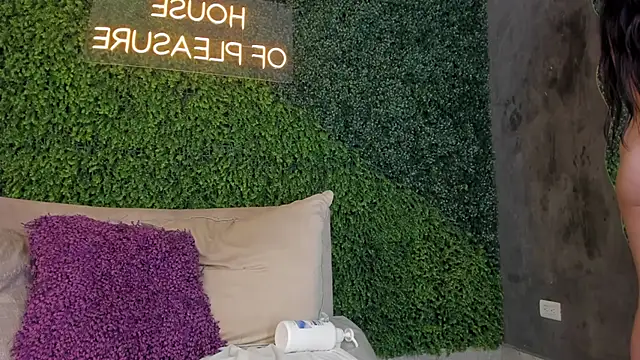 Mariapettit online show from 24, 2, 2025