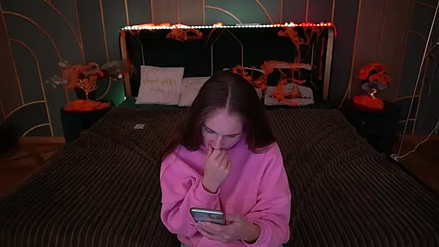 Snapshot of PamelaXX_ chatting on 24, 10, 2025 PamelaXX  online show from 24, 10, 2025