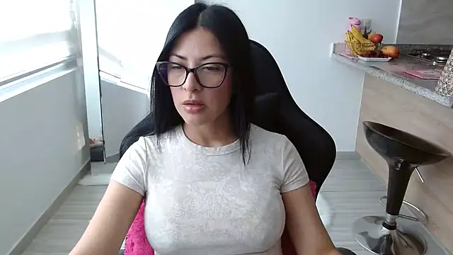 Snapshot of Charlotte_cute18 chatting on 8, 1, 2026 Charlotte cute18 online show from 8, 1, 2026