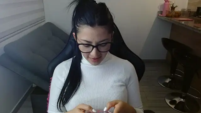 Charlotte cute18 online show from 14, 2, 2026