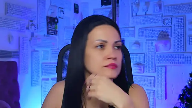 Snapshot of KarolinaRobinson chatting on 4, 1, 2025 KarolinaRobinson online show from 4, 1, 2025