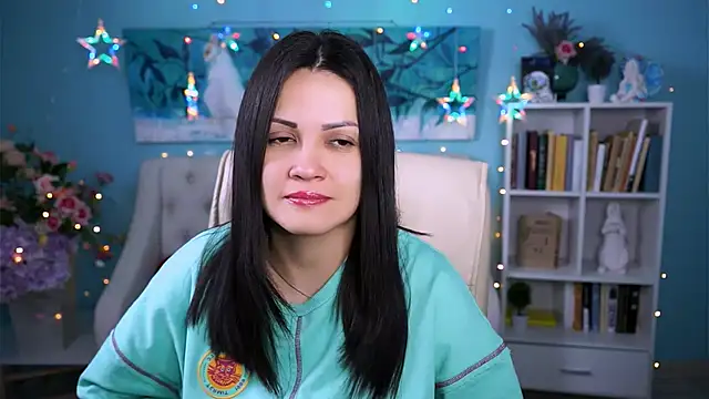 Snapshot of KarolinaRobinson chatting on 6, 2, 2025 KarolinaRobinson online show from 6, 2, 2025